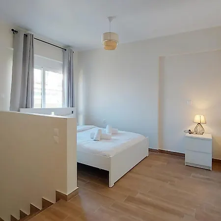 A Modern Renovated Maisonette Nikaia Pireus